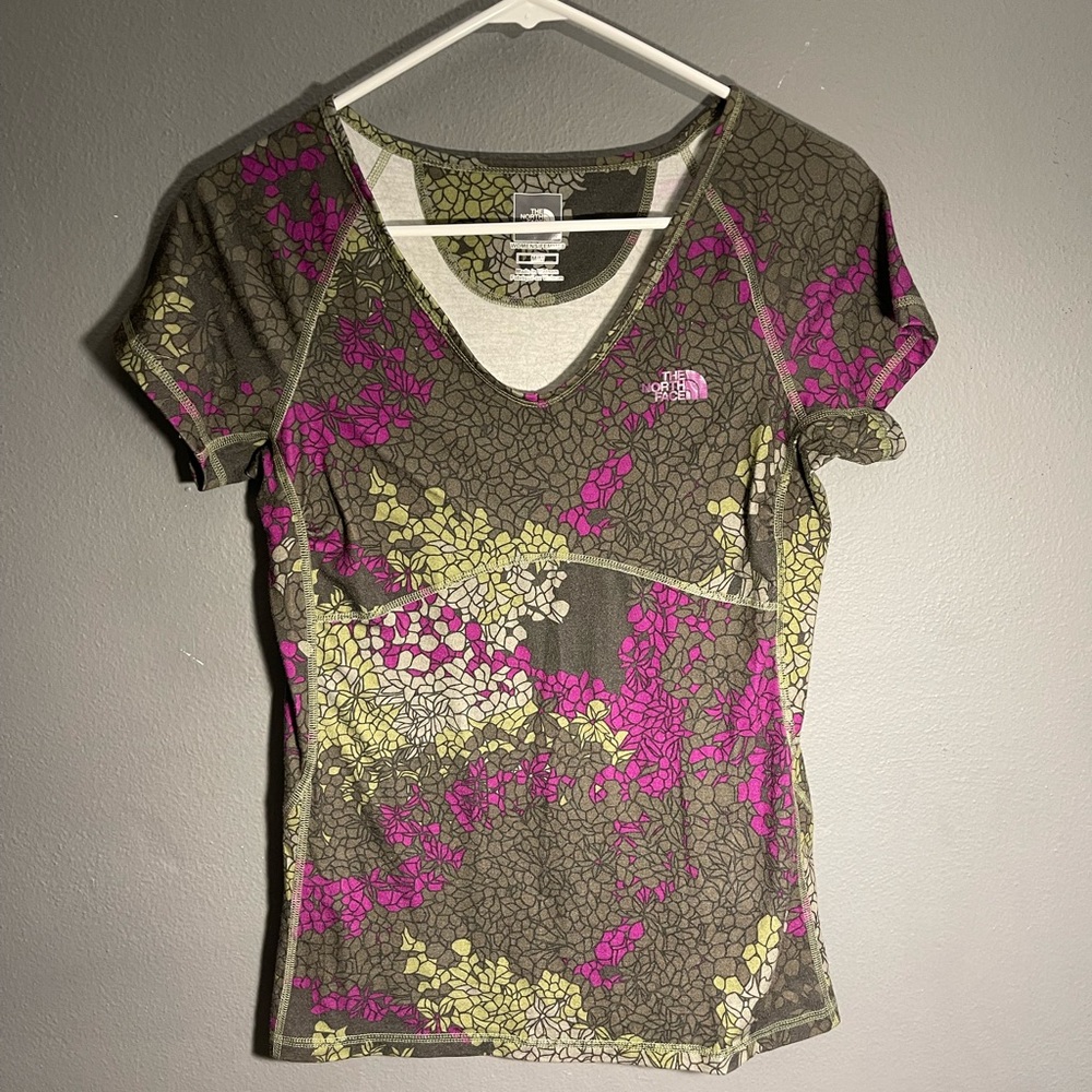 The North Face V-Neck Top Women’s Medium Floral Hiking/outdoor/camping shirt